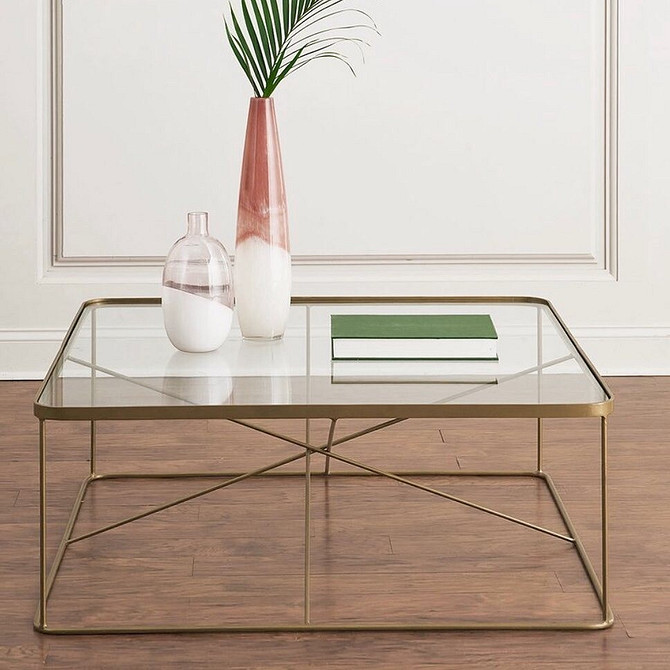 Комплект журнальних столиків різної висоти: стильне рішення для сучасної вітальні.