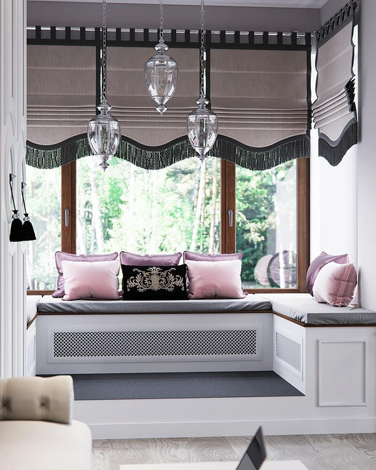 Облаштування підвіконня в диван: зручне місце для сидіння з подушками