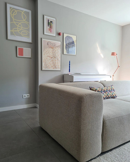 Поради експертів: як вибрати ідеальний диван для вашої вітальні кімнати.