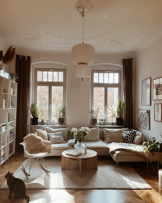 Сучасний диван у вітальні: вибір текстури, кольору та розміру дивана