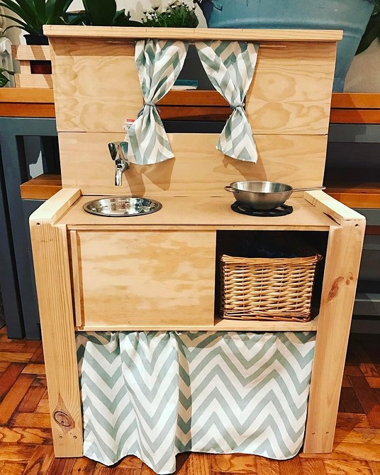 Бюджетні ідеї: використання стелажу Альберт IKEA у ванній кімнаті для зберігання рушників