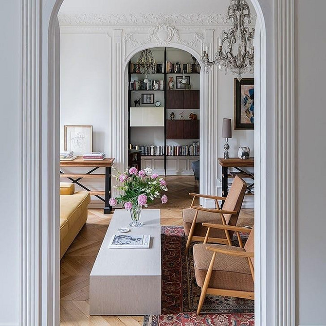 Декорування стільців: перетворення старих стільців в унікальні предмети інтер'єру.