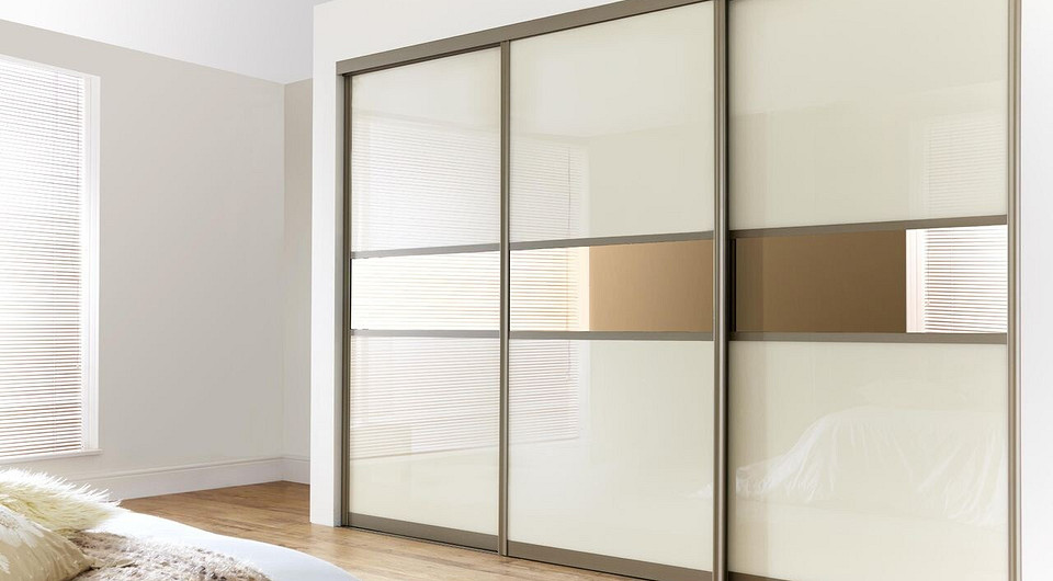 Освітлення в шафі-купе: ідеї та поради для оптимального внутрішнього наповнення.