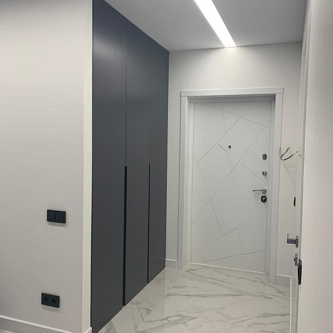 Помилки при виборі вбудованих шаф: вибір матеріалів, фурнітури та конструкції.