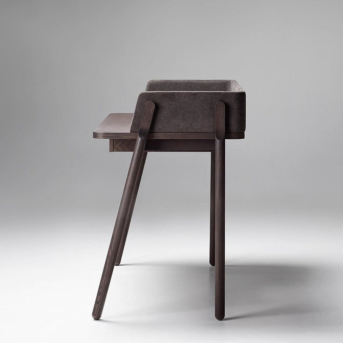 Компактні рішення для маленьких квартир: багатофункціональний диван-ліжко.