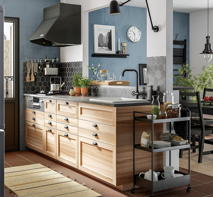 Функціональні меблі на колесах IKEA: зручне зберігання речей та легка трансформація простору.