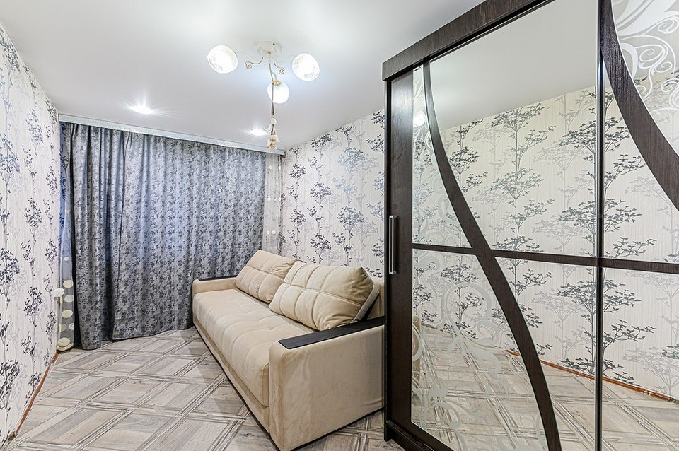 Інтер'єр з застарілим кріслом: антитренди та сучасні тенденції в меблях