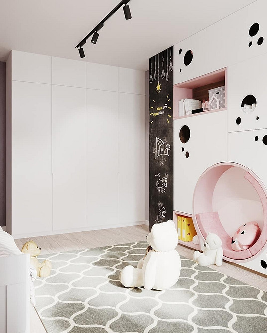 Сучасний дизайн спальні з білими меблями: шафа, ліжко та дзеркало в мінімалістичному стилі.