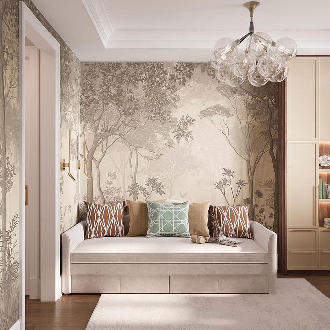 Бежевий диван з шкіряною оббивкою в сучасному кабінеті з книжковими полицями.