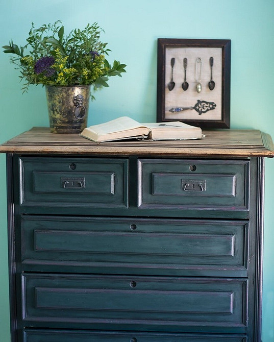 Переробка меблів своїми руками: створення індивідуального дизайну шляхом адаптації стандартних рішень.