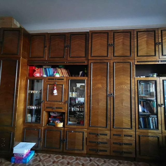 Переробка меблів: стара стінка як елемент сучасного дизайну інтер'єру