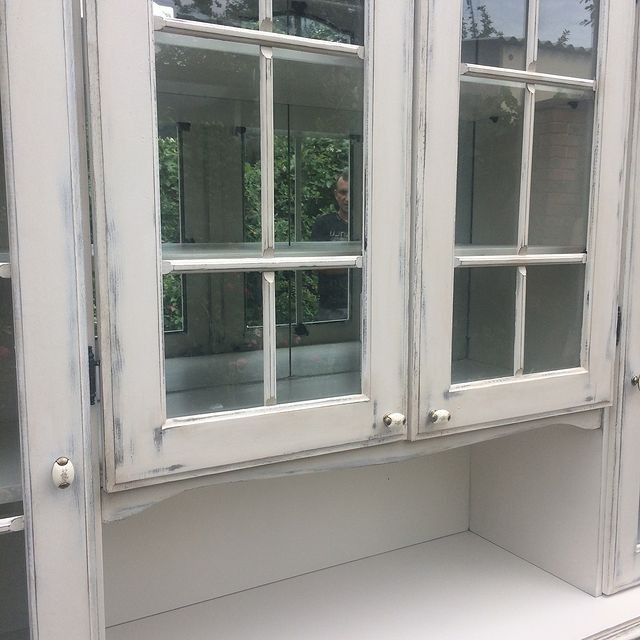 Реставрація старої стінки: приклад оновлення меблів в інтер'єрі до і після.