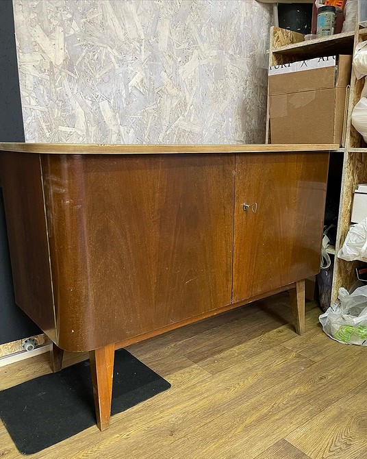 Дивовижне перетворення старої тумбочки: ідеї декору для дому своїми руками.