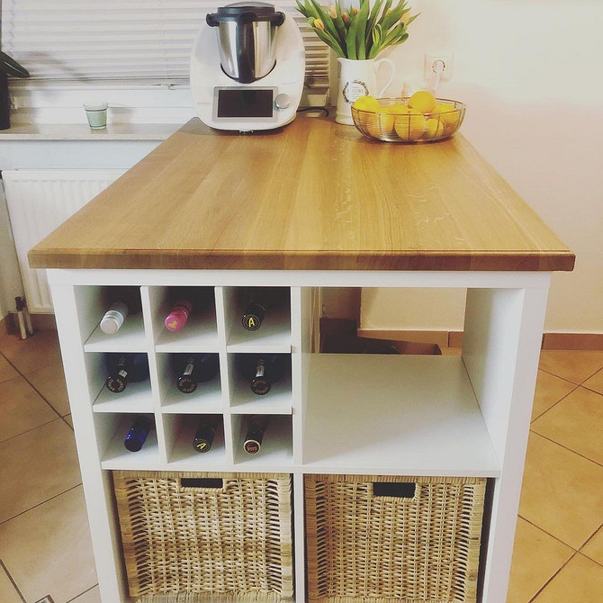 Організація простору: стелаж Каллакс ІКЕА, перероблений у зручне місце для іграшок.