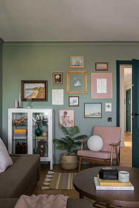 Вдале поєднання меблів різних кольорів в інтер'єрі, що покращує настрій та самопочуття.