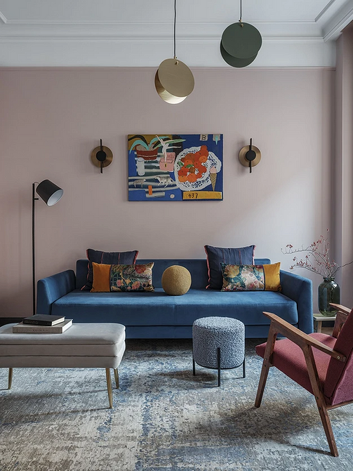 Створення унікального інтер'єру за допомогою поєднання меблів різних епох, декор кімнати.