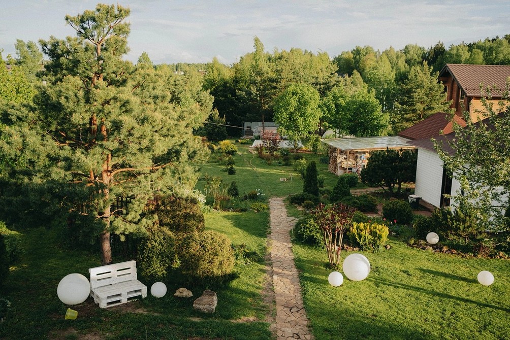 Диван з піддонів з журнальним столиком, комплект меблів для вашого саду.