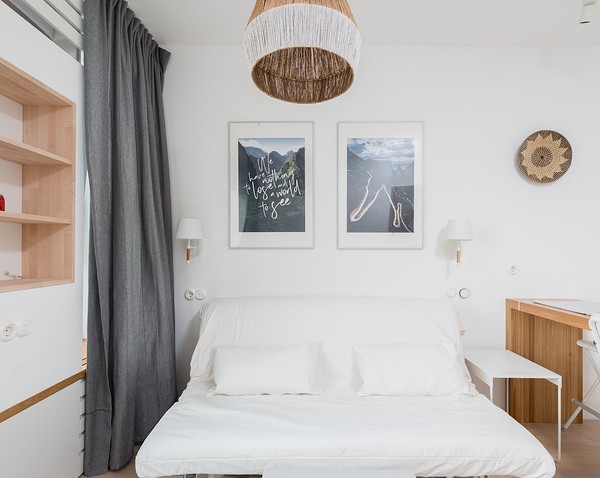 Креативний диван з піддонів для відпочинку на природі