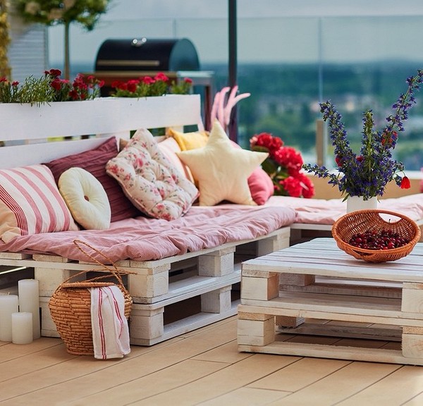 Диван з палет: прекрасний приклад DIY меблів для вашого дому