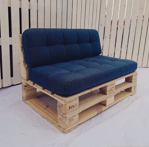 Стильний диван з піддонів своїми руками: ідея декору для дому та саду.
