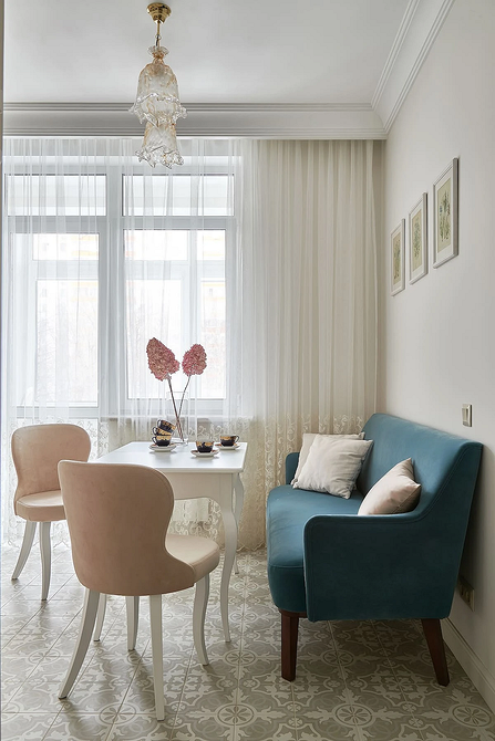 Розкладний диван на кухні: зручне рішення для додаткового спального місця в квартирі