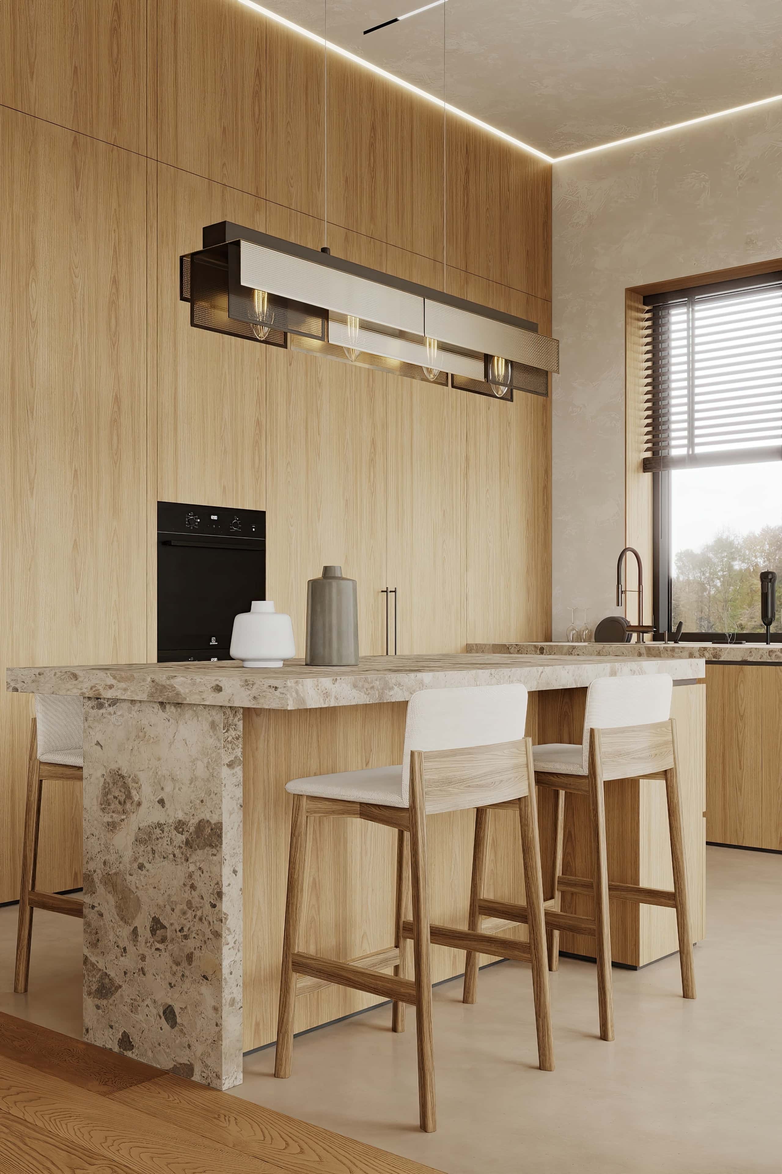 Елегантна світла кухня-вітальня з бежевими стільцями, мармуровою підлогою та арт-деко деталями.