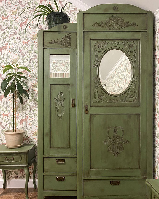 Оновлення старого дзеркала: переробка меблів для створення вінтажного інтер'єру