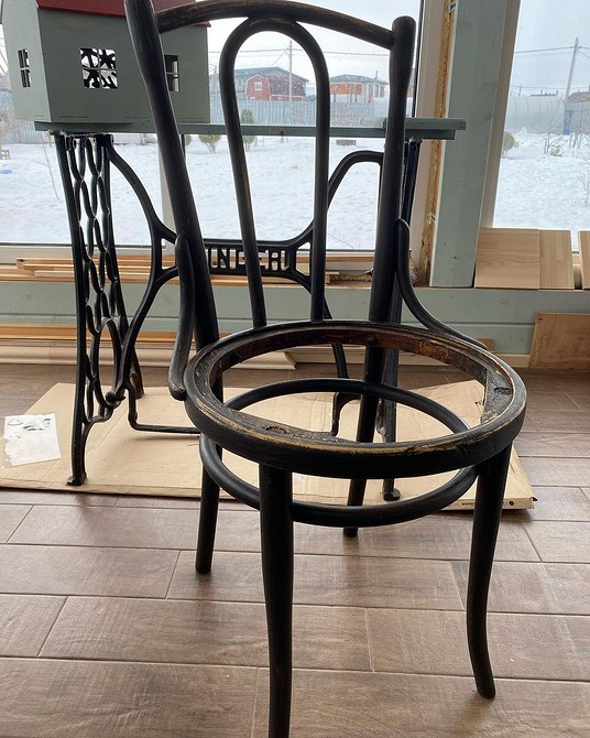 Відновлення старої етажерки: приклад реставрації меблів своїми руками для книг.