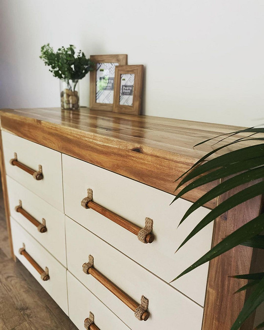 Реставрація старого комода: приклад ефектного перетворення меблів своїми руками, оновлення інтер'єру.