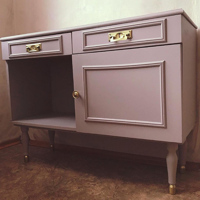 Реставрація старого комоду: приклад перетворення в сучасний предмет меблів своїми руками.