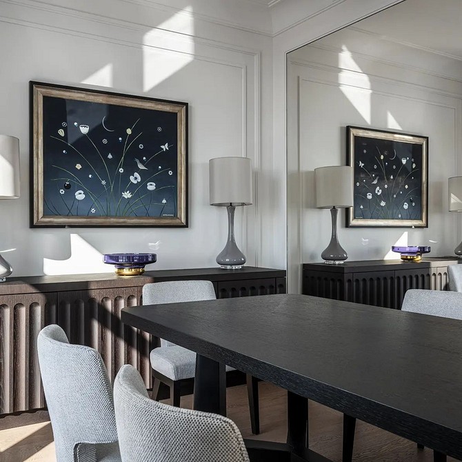 Темні меблі в інтер'єрі: приклади вдалого поєднання кольорів та матеріалів.