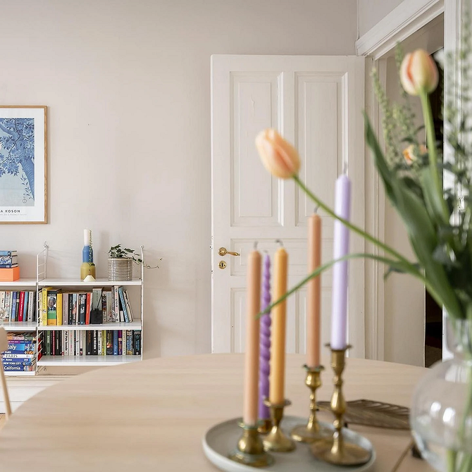 Фото різних кольорів меблів та їх поєднання з різними стилями інтер'єру.