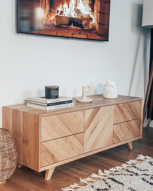 Як обрати колір меблів з дерева: враховуємо стиль та розмір кімнати