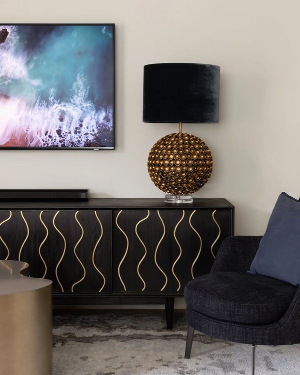 Різноманітні кольори меблів з дерева: від світлих до темних відтінків в інтер'єрі