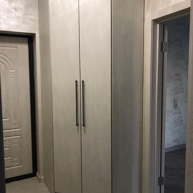 Приклад шафи, яку не варто купувати у 2024 році: меблеві антитренди