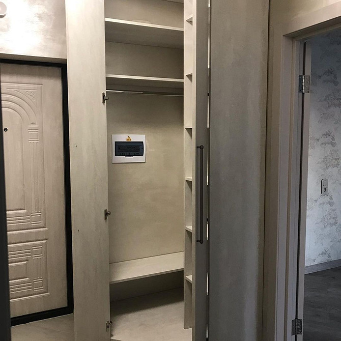 Застаріла шафа в інтер'єрі: як уникнути помилок при виборі меблів