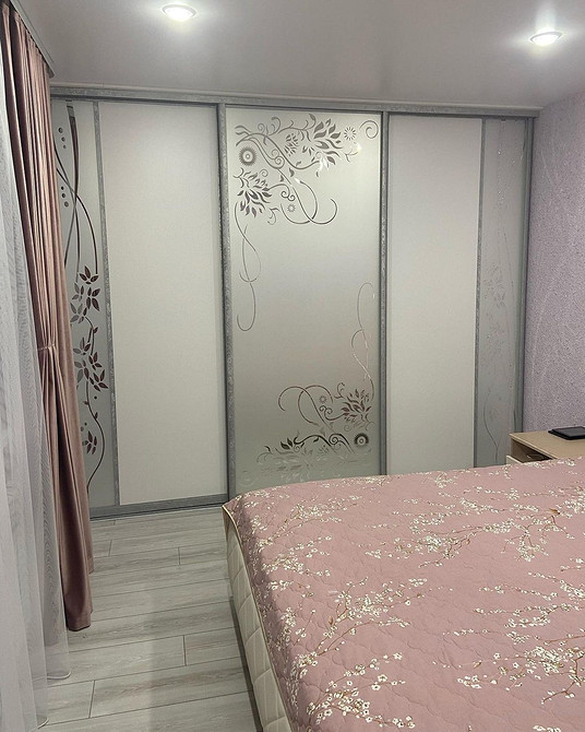 Шафа, яка зіпсує інтер'єр: приклад антитренду в меблевому дизайні 2024