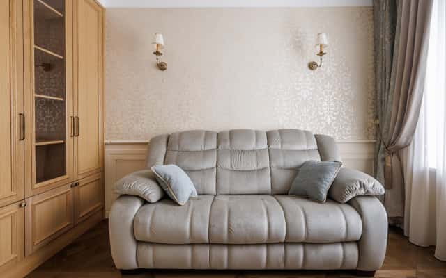 Освітлення в дизайні квартири: неокласичний стиль в сучасному виконанні, Київ.