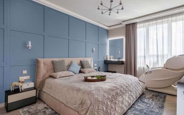 Деталі інтер'єру квартири у Києві: неокласичний стиль та сучасні акценти.