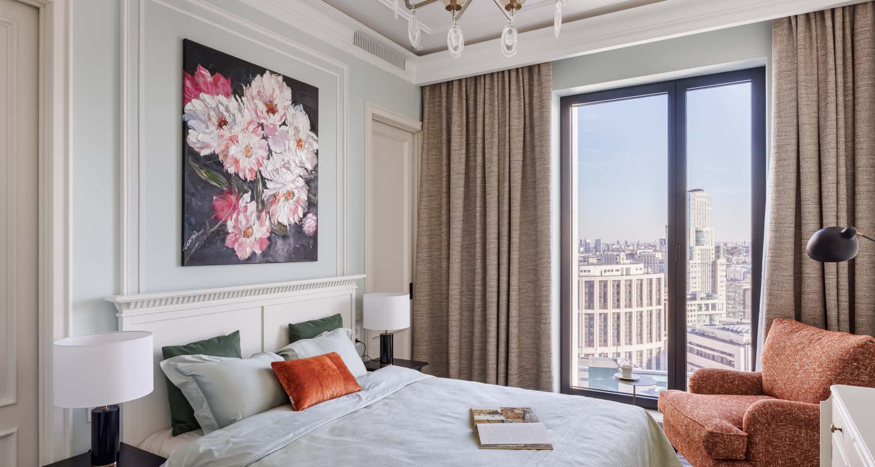 Дизайн інтер'єру квартири: приклад стильного та функціонального кабінету.