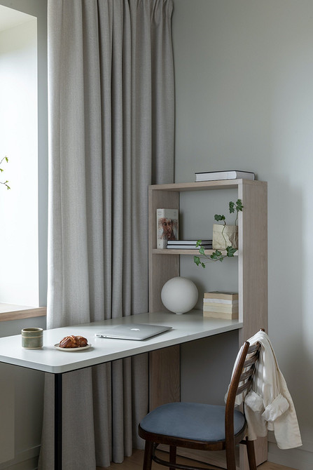 Вінтажні предмети декору: стара валіза використовується як журнальний столик