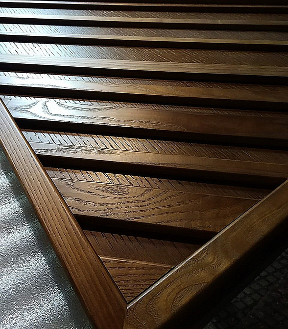 Етапи оновлення кухонних фасадів: підготовка поверхні, фарбування, фінішна обробка.