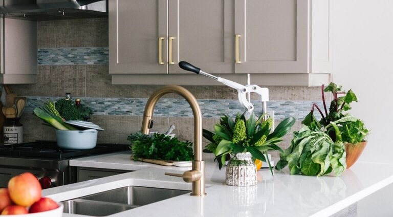 Три способи оновити кухонні фасади своїми руками: Бюджетні рішення — Оновлення кухонних фасадів