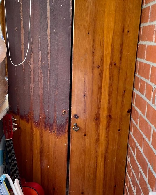 Реставрація старого дерев'яного шафи: перефарбування та заміна фурнітури своїми руками.