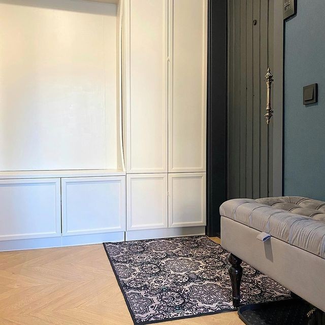 Процес реставрації старої шафи: перетворення та фарбування меблів у домашніх умовах