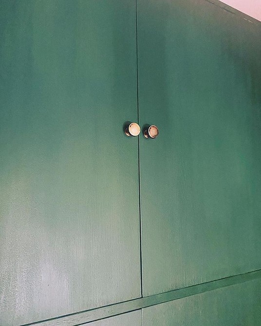 Перефарбування старого шафи: ідея для оновлення інтер'єру своїми руками