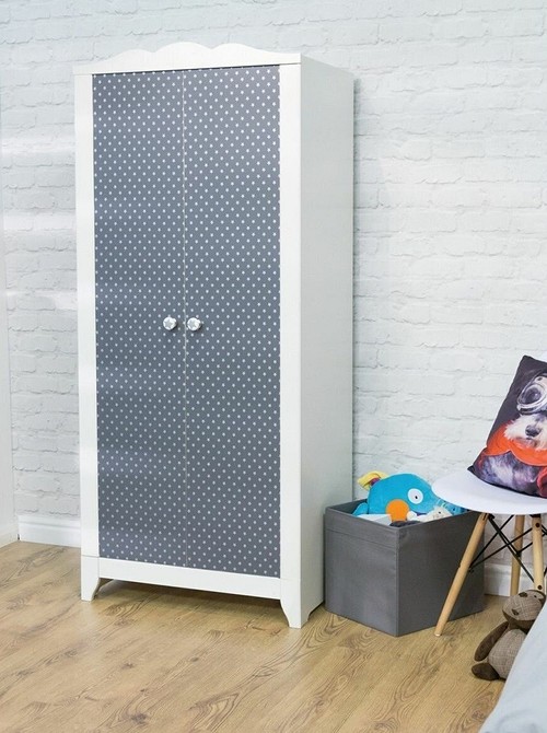 Оновлення старого шафи своїми руками: ідея декорування та фарбування меблів.