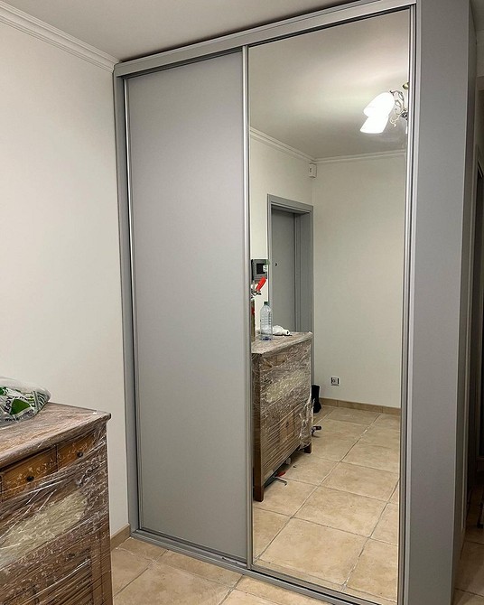 Старий шафа після реставрації: новий вигляд меблів та оновлення інтер'єру