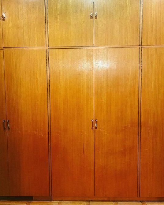 Покроковий процес реставрації шафи: оновлення меблів своїми руками