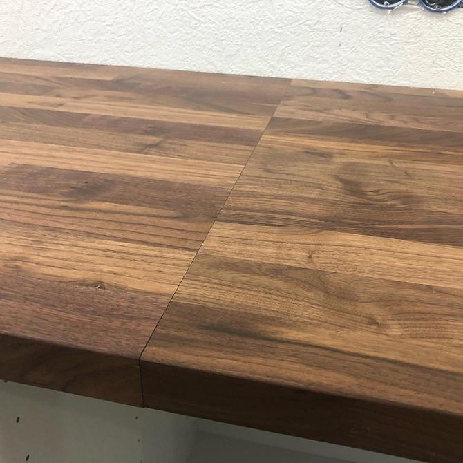 Варіант з'єднання кухонних стільниць для створення єдиної та функціональної робочої поверхні.